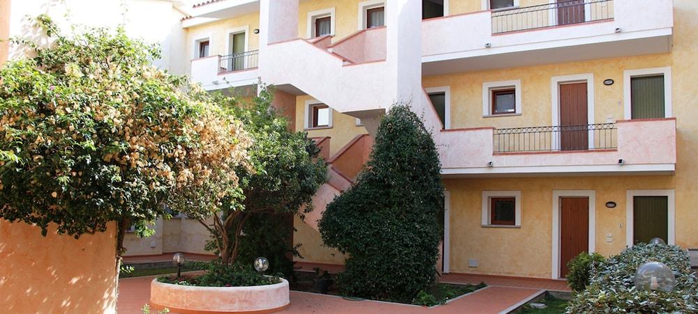 Residence Olimpo Santa Teresa Gallura Exterior photo
