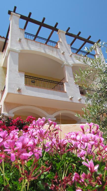 Residence Olimpo Santa Teresa Gallura Exterior photo